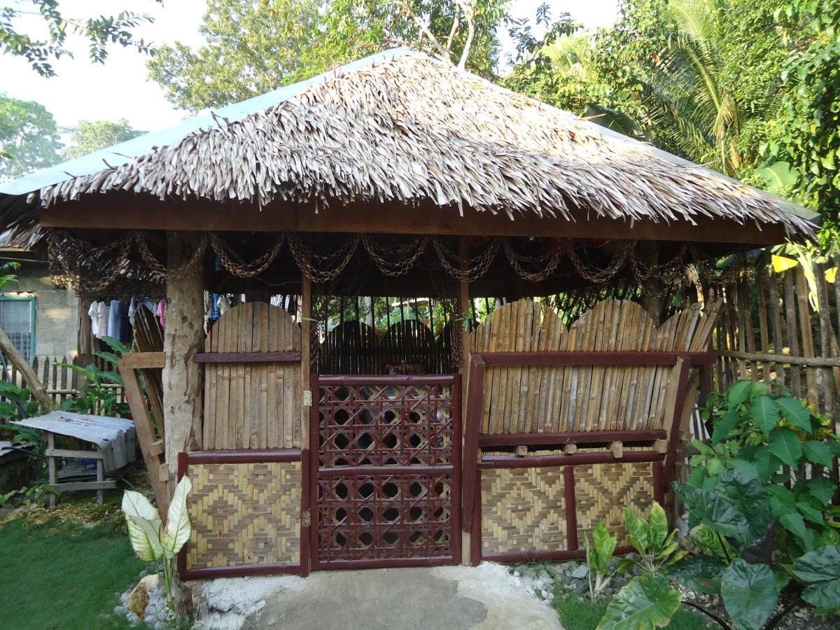 Lhoyjean Garden Hostel Batuan エクステリア 写真