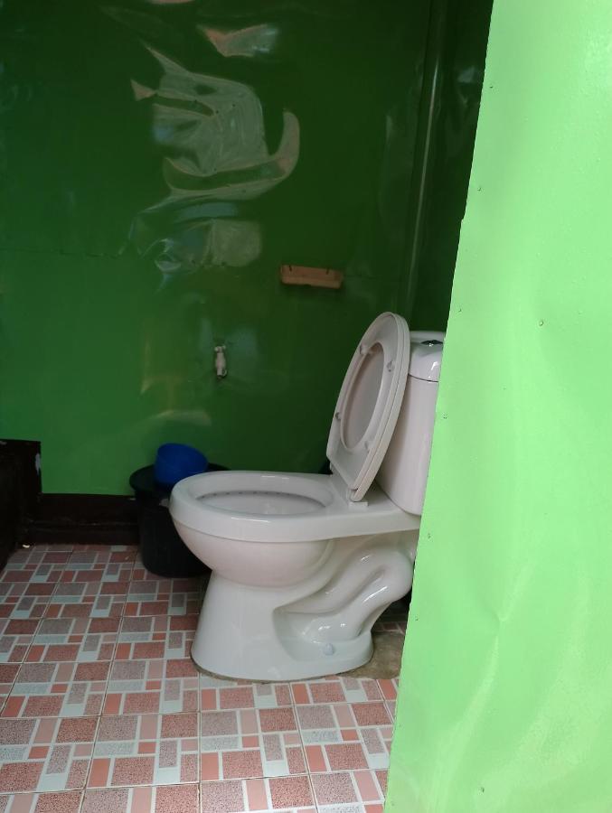 Lhoyjean Garden Hostel Batuan エクステリア 写真