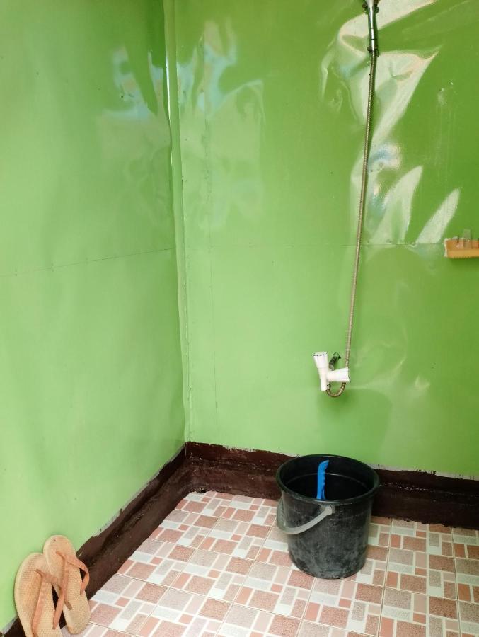 Lhoyjean Garden Hostel Batuan エクステリア 写真
