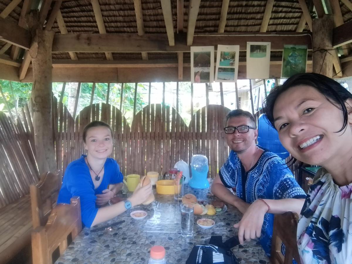 Lhoyjean Garden Hostel Batuan エクステリア 写真