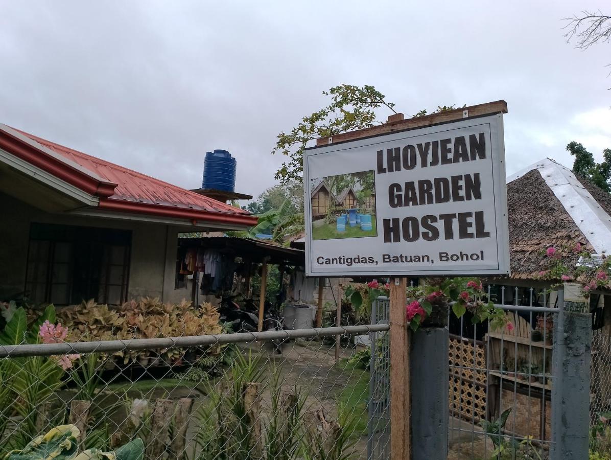 Lhoyjean Garden Hostel Batuan エクステリア 写真