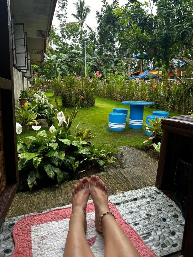 Lhoyjean Garden Hostel Batuan エクステリア 写真