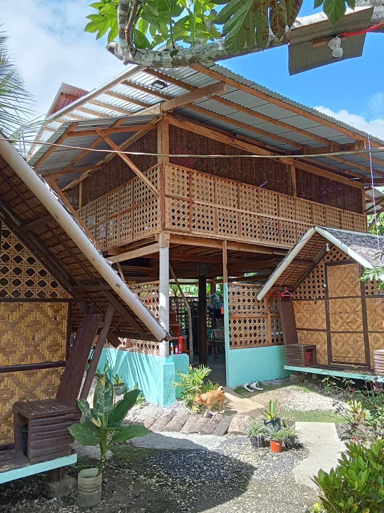Lhoyjean Garden Hostel Batuan エクステリア 写真