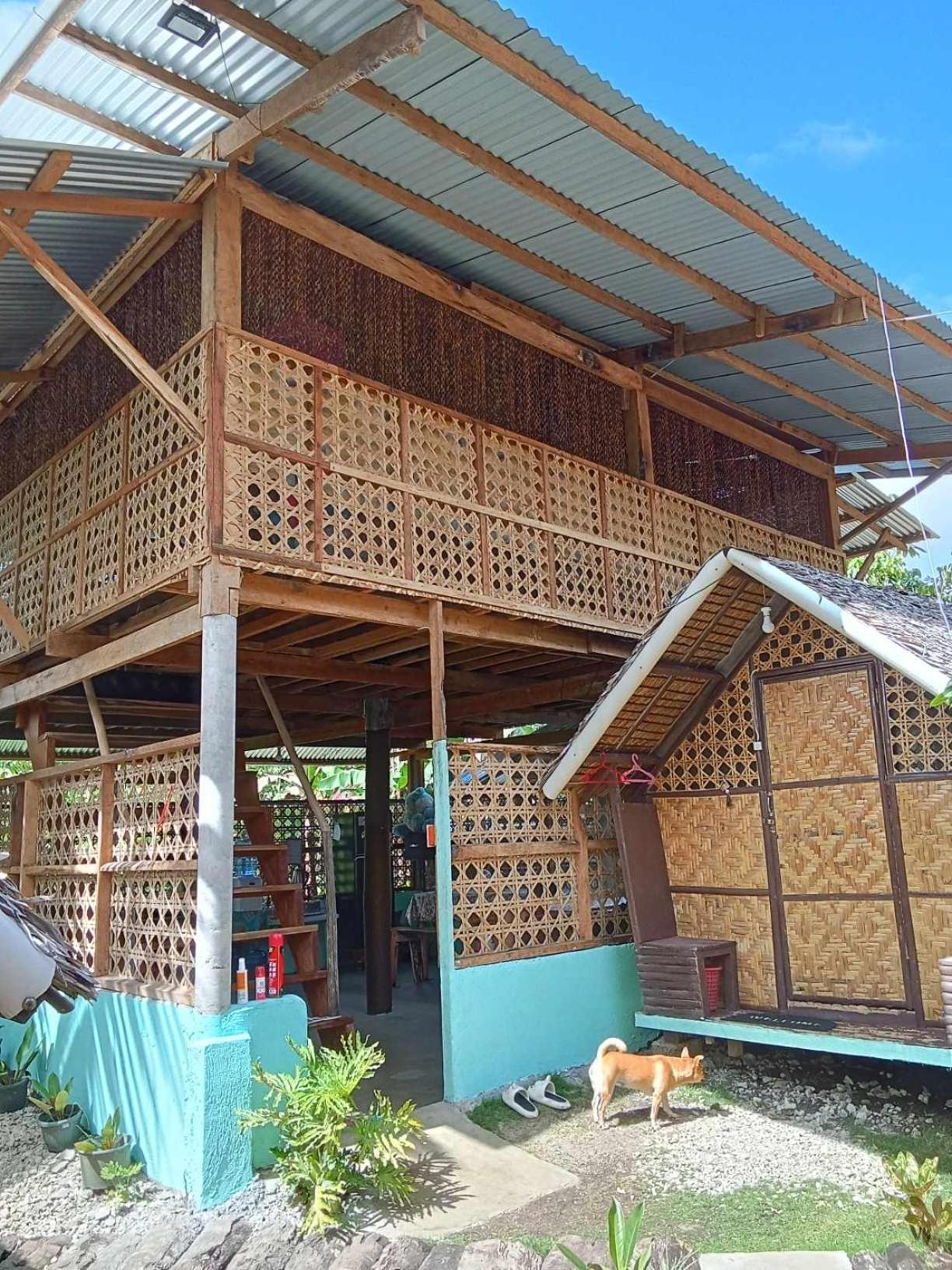 Lhoyjean Garden Hostel Batuan エクステリア 写真